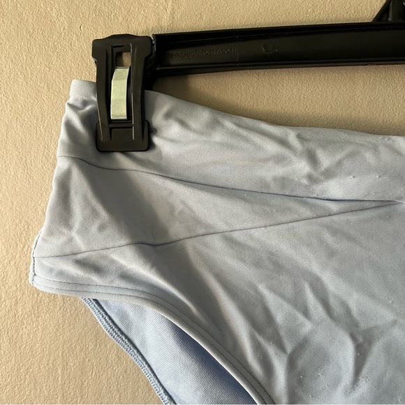 Hollister Light Blue Crossover Bikini Bottoms Size Small - Picture 3 of 6